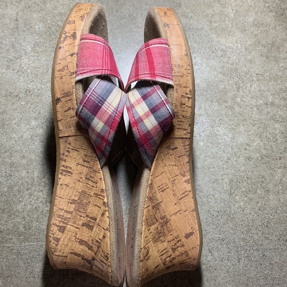 Mudd Red plaid wedge shoes - Picture 3 of 7